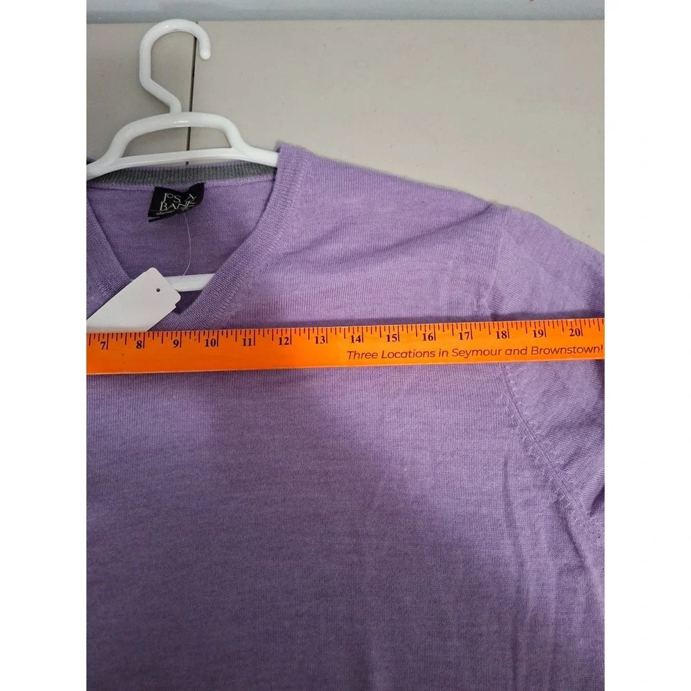 Jos A Bank Signature‎ Collection 100% Wool Mens Large Light Purple V Neck